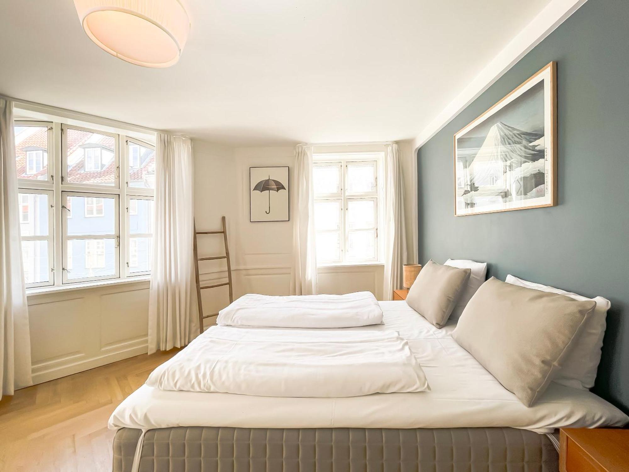 Large With 4 Bedrooms In